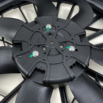W211 C219 के लिए 12V अंतर्निहित फ्यूज संरक्षित ऑटो इलेक्ट्रिक कूलिंग प्रशंसक